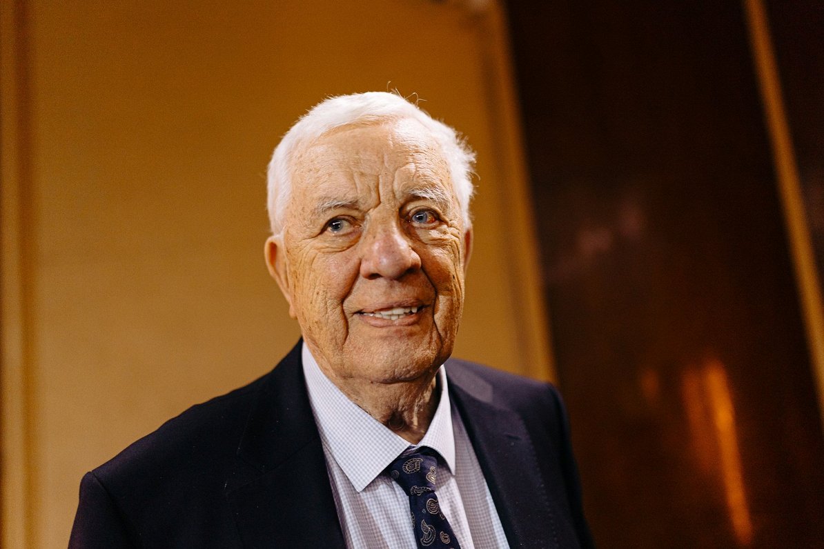 Raimonda Paula koncertuzvedums "Ziemassvētki manā ielā"