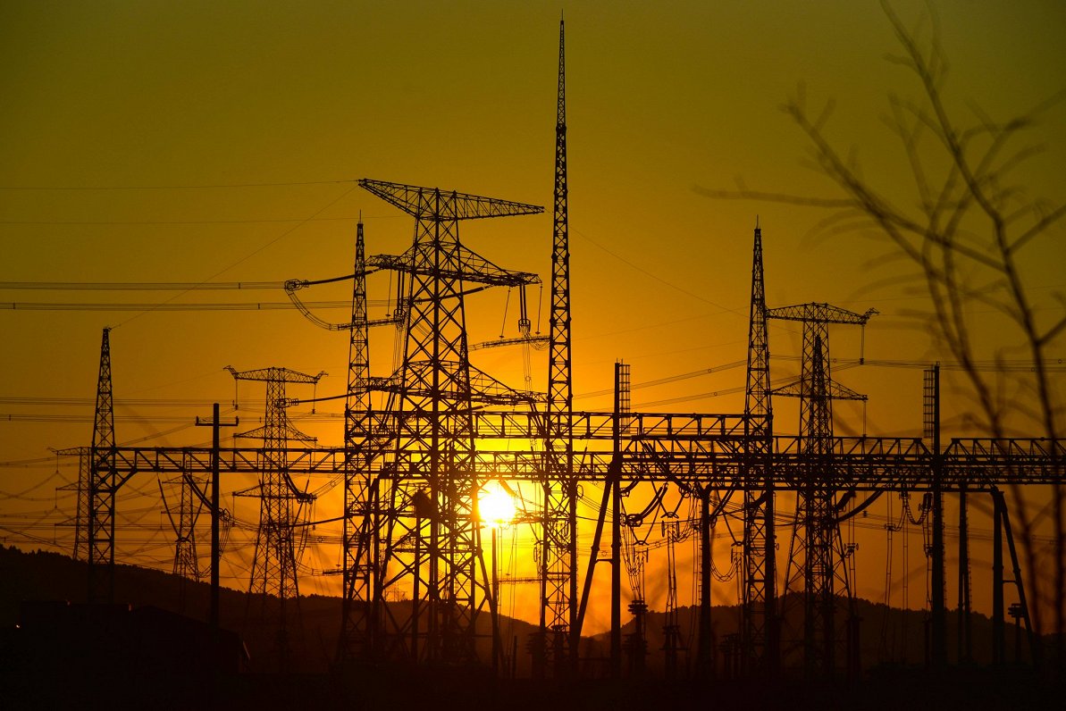 Elektrības augstsprieguma līnijas. Attēls ilustratīvs.