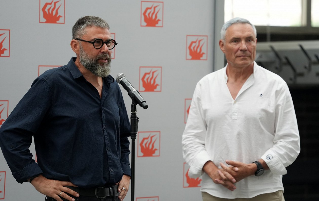 Jaunas sūdzības par Dailes teātra vadības komunikācijas kultūru – oficiālu atvainošanos pieprasa gaismu māksliniece / Raksts