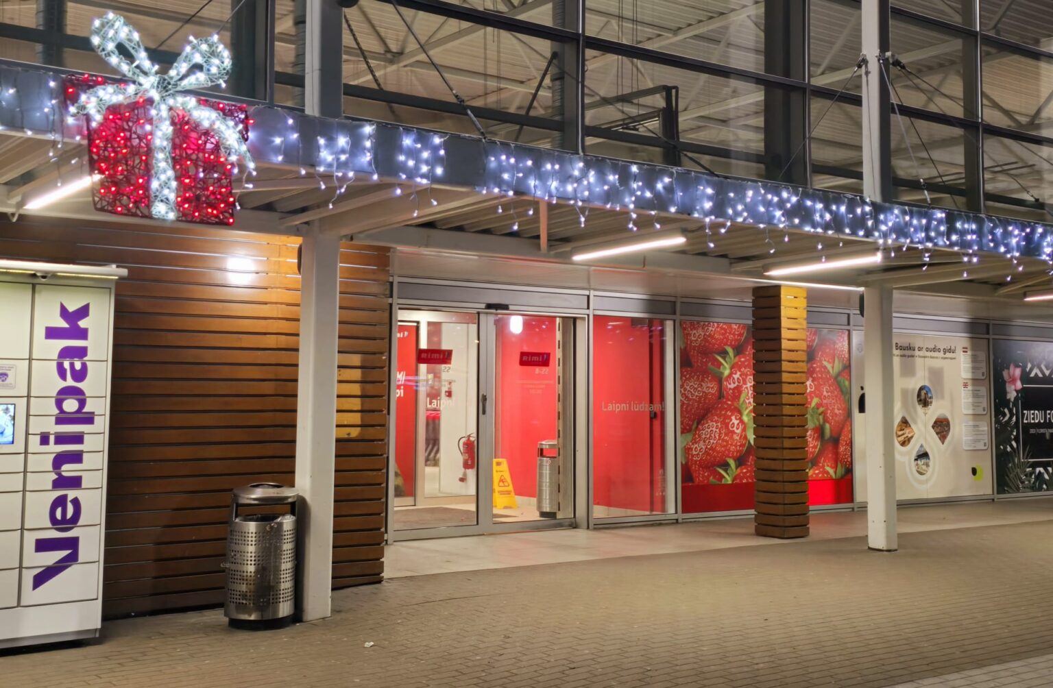 Lielākie tirdzniecības centri šodien strādās saīsinātu darba laiku vai būs slēgti; arī Bauskā