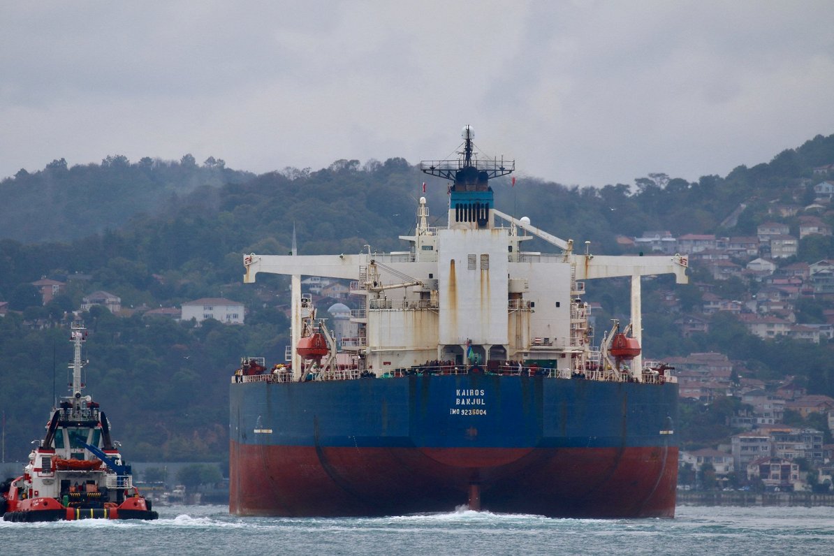 Zem Gambijas karoga ceļojo&scaron;ais naftas tankkuģis "Kairos"