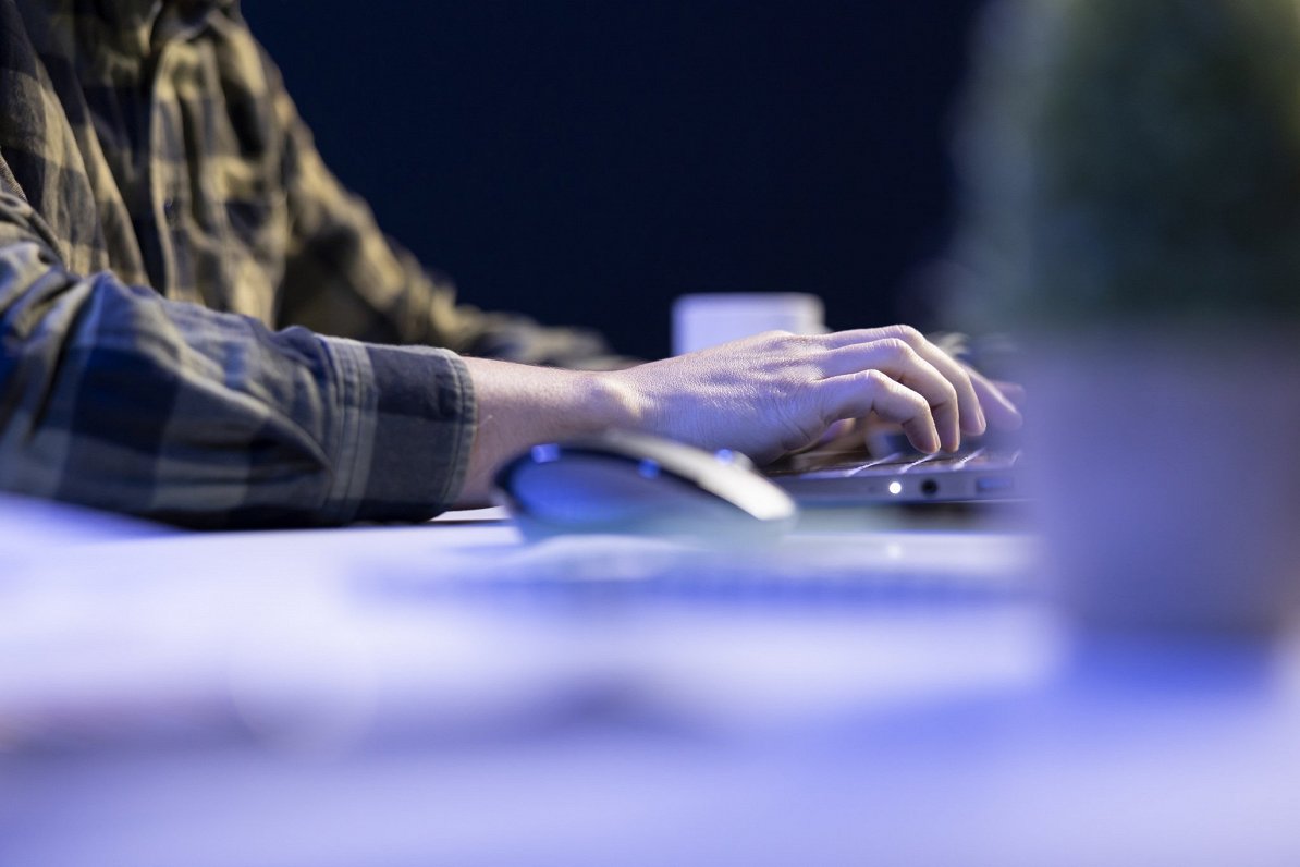 Datorlietotājs. Attēls ilustratīvs.