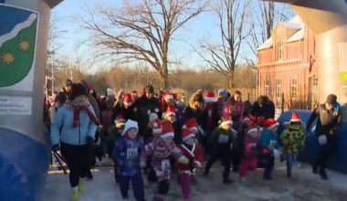 Ķekavā notiek tradicionālais labdarības pasākums «Vecgada rūķu skrējiens» / Raksts