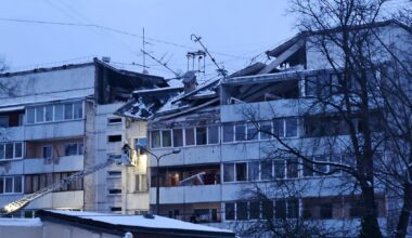 Rīgā, Bauskas ielā, pēc sprādziena sagruvušas konstrukcijas daudzdzīvokļu nama augšējos stāvos / Raksts