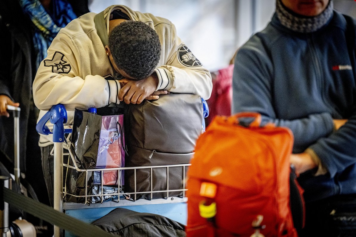 &Scaron;ipholas lidostā atcelti vairāk nekā 2000 reisu