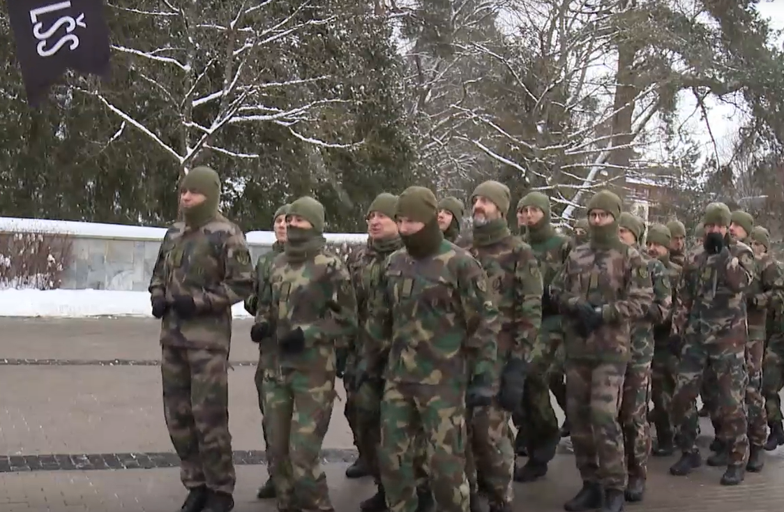 Viļņā tūkstoši skrējienā godina brīvības aizstāvjus / Raksts