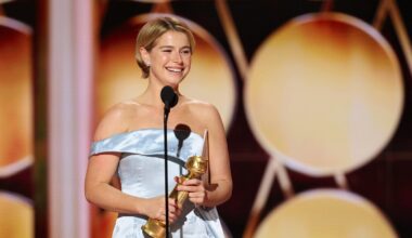 Džesija Baklija, saņemot labākās aktrises "Zelta globusa" balvu par lomu filmā "Hamne...