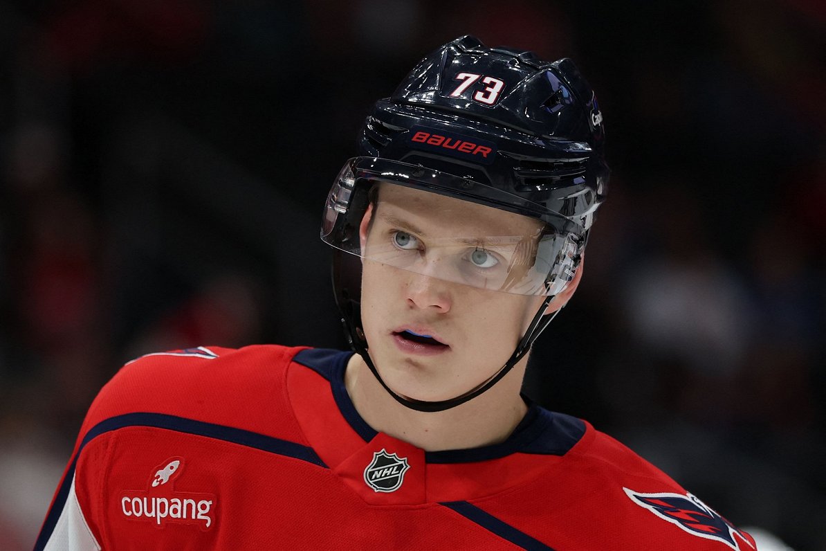 Ēriks Mateiko pārbaudes spēlē Va&scaron;ingtonas "Capitals" sastāvā 2025. gada oktobrī