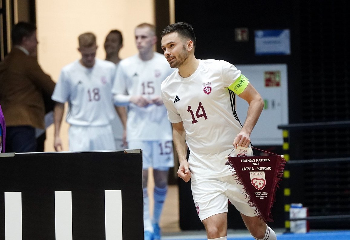 Intensīvā treniņu režīmā Latvijas telpu futbola izlase gatavojas Eiropas čempionātam Rīgā / Raksts