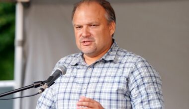 Advokāts Artūrs Zvejsalnieks