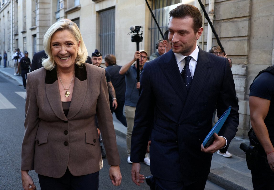 Francijas nacionālistu līdere Marina Lepēna cen&scaron;as atgūt tiesības kandidēt Francijas prezidenta vēlē...