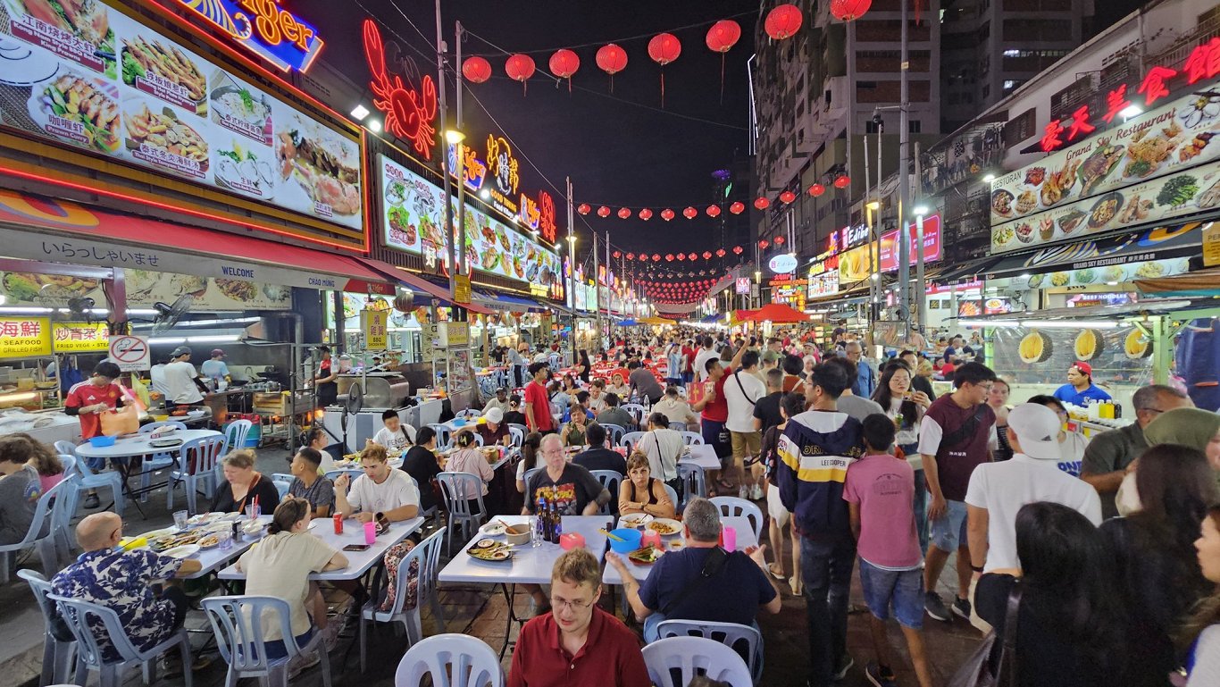 Jalan Alor, eksotiskās Āzijas virtuves iela.