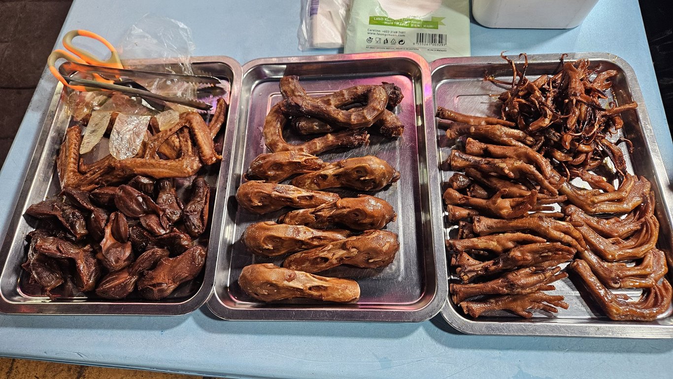 Jalan Alor, eksotiskās Āzijas virtuves iela.