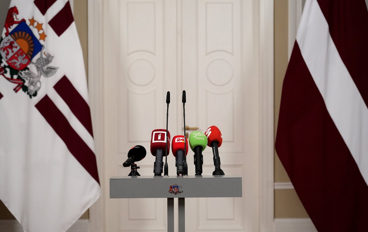 Mediju pārstāvju mikrofoni