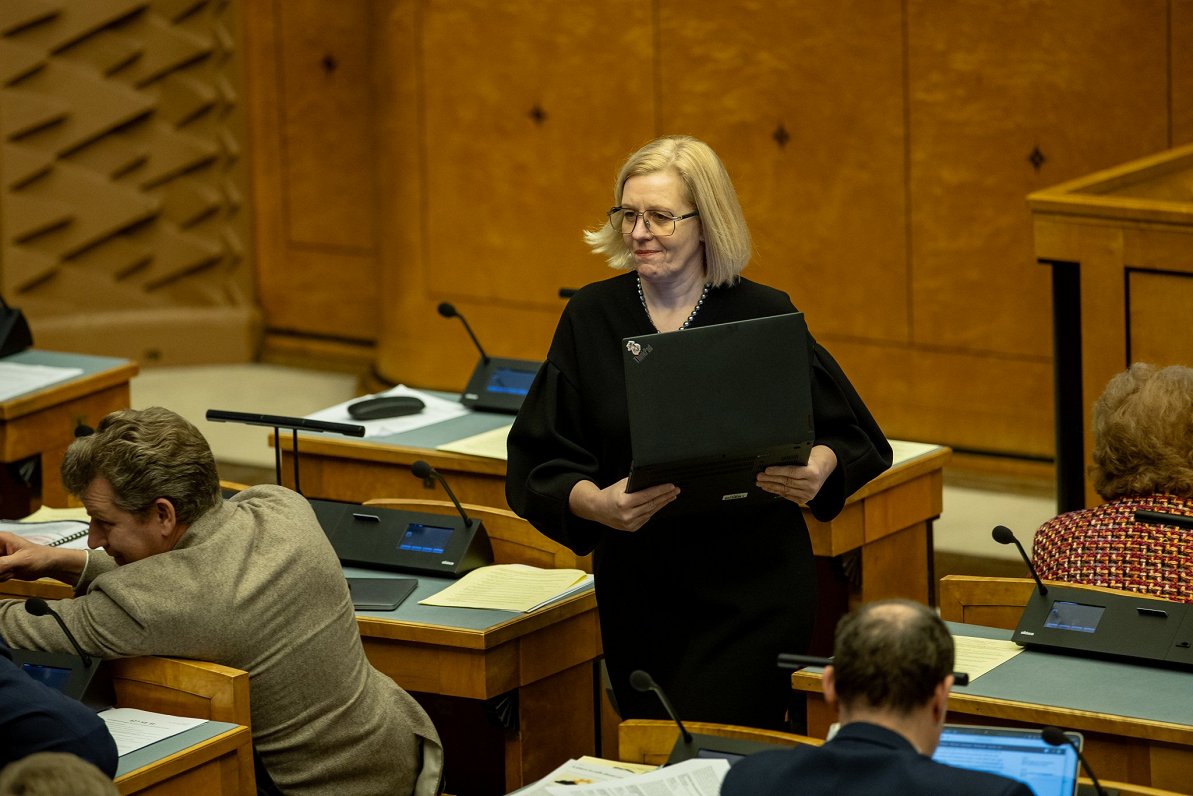 Igaunijas parlamentārās Finan&scaron;u komisijas priek&scaron;sēdētāja Annelija Akermane