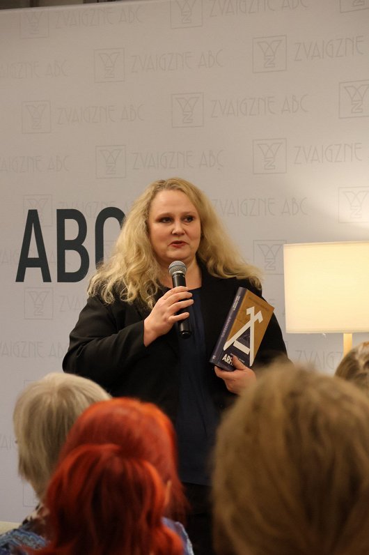 Foto no Maijas Pohodņevas un Modra Pelša grāmatas "Arhitekts" atvēršanas svētkiem