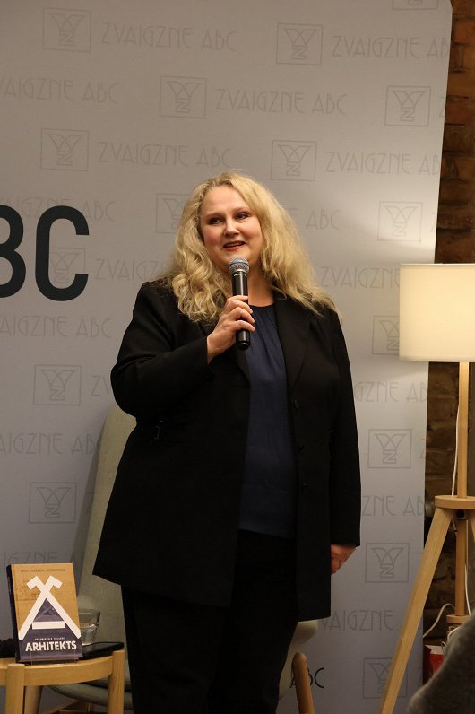 Foto no Maijas Pohodņevas un Modra Pelša grāmatas "Arhitekts" atvēršanas svētkiem