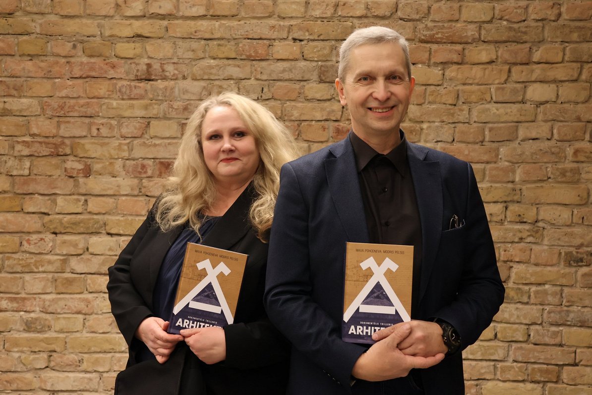 Foto no Maijas Pohodņevas un Modra Pelša grāmatas "Arhitekts" atvēršanas svētkiem