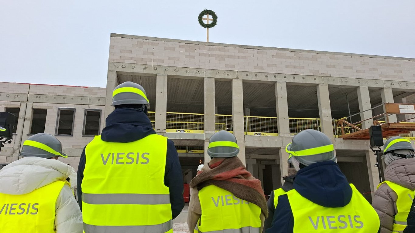 Kundziņsalas robežkontroles komplekss svin spāru svētkus / Raksts