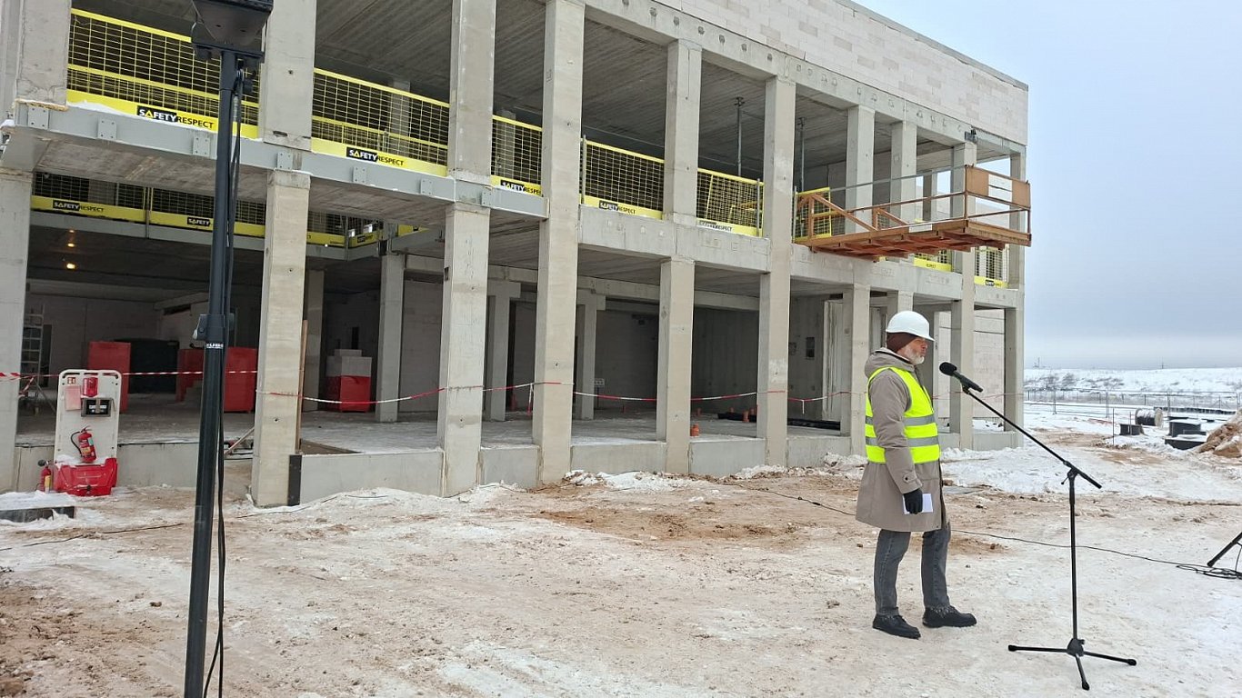 Kundziņsalas robežkontroles komplekss svin spāru svētkus