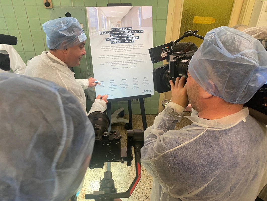 Paraksta apliecinājumu par Latvijas Onkoloģijas centra pārbūves uzsāk&scaron;anu