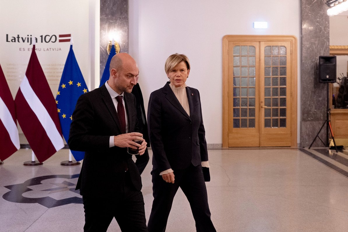 Latvijas ārlietu ministre Baiba Braže un Francijas ārlietu ministrs Žans Noels Baro