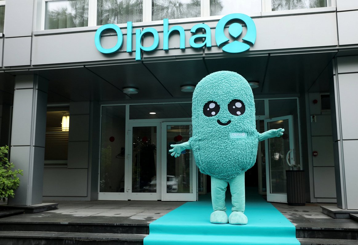 Zāļu ražotāja "Olpha" biroja ēka Olainē.