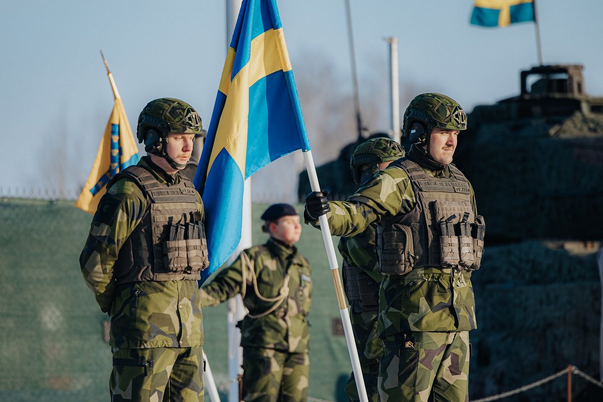 Zviedrijas karavīri piedalās ceremonijā Ādažu bāzē