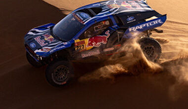 Dakaras rallijā līderiem tehniskas problēmas un kļūdas, vadību pārņem Nani Roma