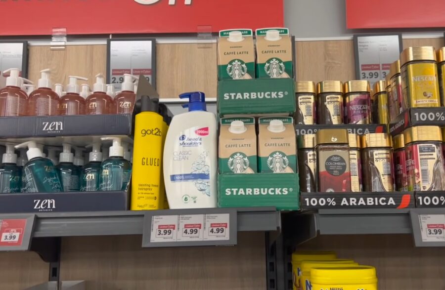 Latviete kaimiņu veikalā fiksējusi 5 eiro starpību vienai precei; pircēji brīdina par ”slazdiem” arī Latvijā