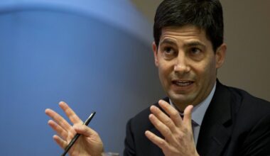 ASV prezidenta Donalda Trampa nominētais kandidāts Federālo rezervju sistēmu vadītāja amatam Kevins...