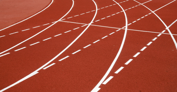 Pilnveidos Rīgas Hanzas vidusskolas futbola stadiona infrastruktūru