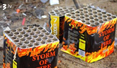 Trīs cilvēki guvuši nopietnas traumas, lietojot pirotehniku
