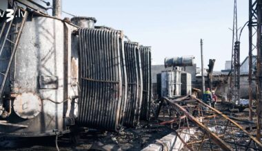 Krievijas dronu triecieni atstāj miljonu ukraiņu bez apkures ziemas salā