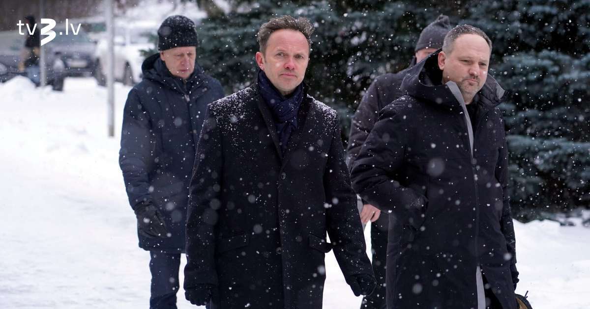 Foto: kolēģi, tuvinieki un talanta cienītāji atvadās no rakstnieces Noras Ikstenas