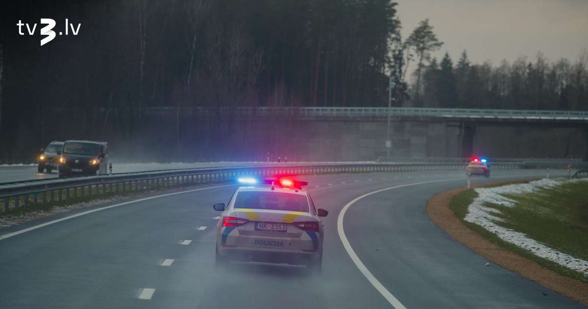 Vecgada vakarā avārija uz Liepājas šosejas – bloķēta satiksme