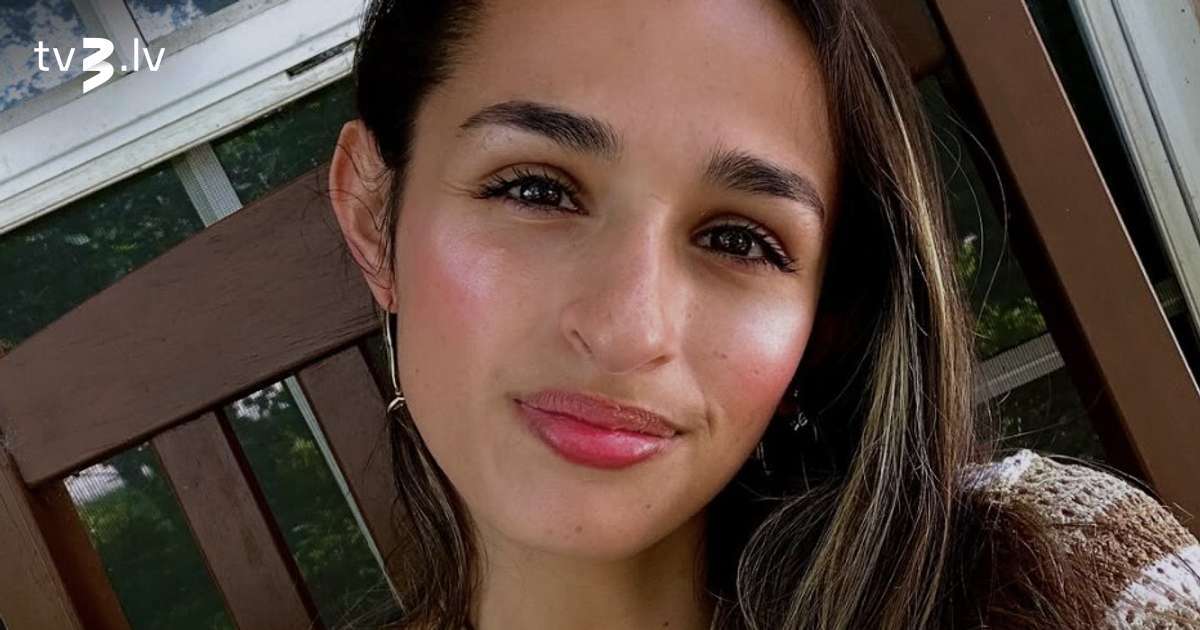 Šova zvaigzne Džeza zaudējusi 46 kilogramus liekā svara! Transseksuālā skaistule to nosvin ar foto vanniņā