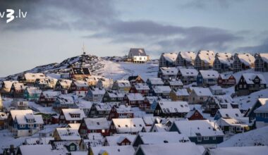 NATO karaspēks Grenlandē neatturēs Trampu ieņemt salu, paziņo Baltais nams