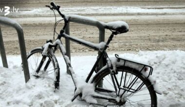 Pēc kritiena Āgenskalnā uz ielas miris velosipēdists