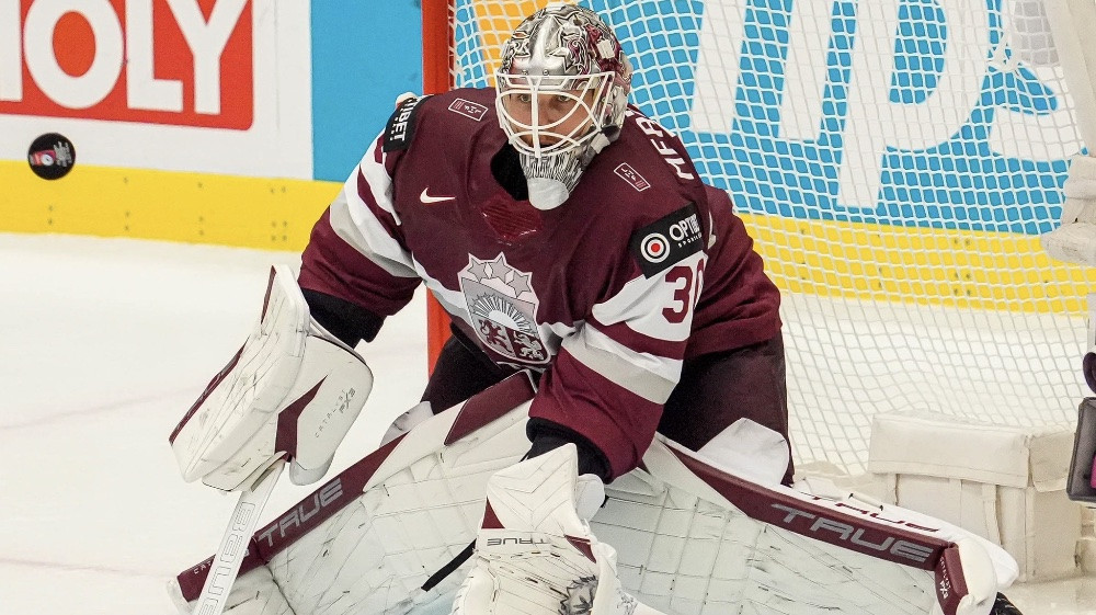 Ločmelis ieradies Milānā, šodien ielidos arī Merzļikins – Olimpiskās spēles 2026 – Sportacentrs.com