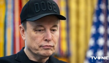 Francijā likumsargi pārmeklē Maska "X" platformas birojus