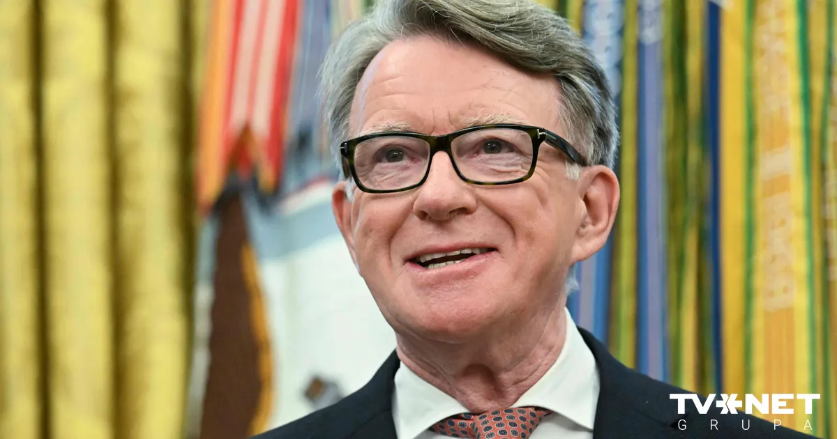 bijušais Lielbritānijas vēstnieks ASV izstājas no Leiboristu partijas