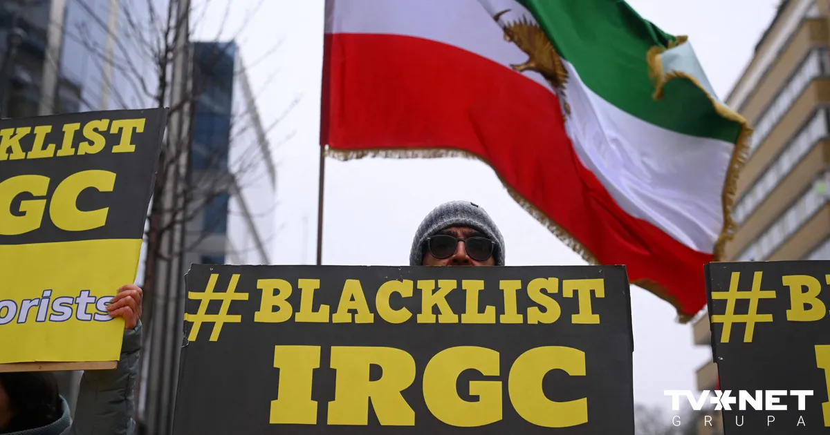 Lielbritānija piemēro sankcijas Irānai par protestu apspiešanu