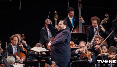 Ādolfs Zārdiņš. Vasara. 1935. Papīrs, akvarelis, tempera, bronza, sudrabs. Latvijas Nacionālā mākslas muzeja kolekcija.