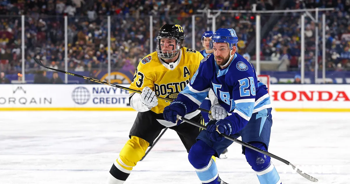 Girgensons ar "Lightning" uzvar aizraujošā spēlē 64 tūkstošu skatītāju klātbūtnē