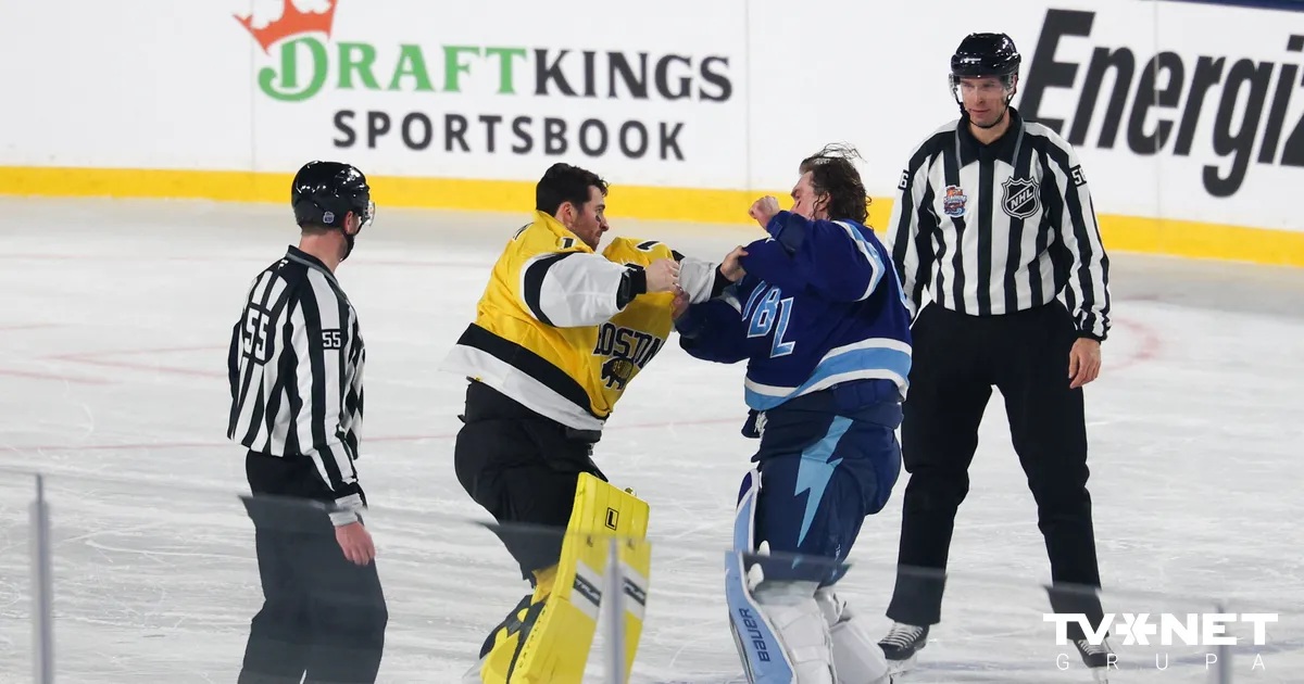 VIDEO Girgensons iesaistīts apbrīnojamā atspēlēšanās, NHL sezonā jau otrais vārtsargu kautiņš - Apollo.lv