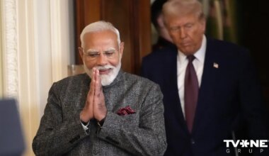 Tramps samazina tarifus Indijai, kas piekritusi nepirkt Krievijas naftu