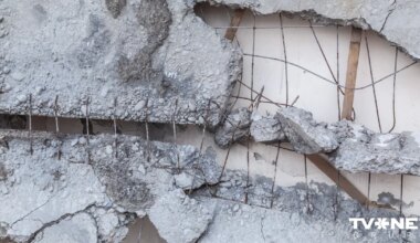 VIDEO ⟩ Pastendē sabrūk veikala daļa; cietušas pārdevējas - Apollo.lv