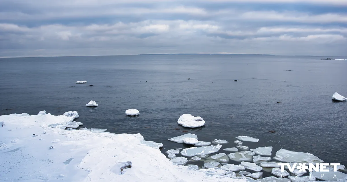 Igaunijā aiztur, iespējams, kontrabandas kuģi