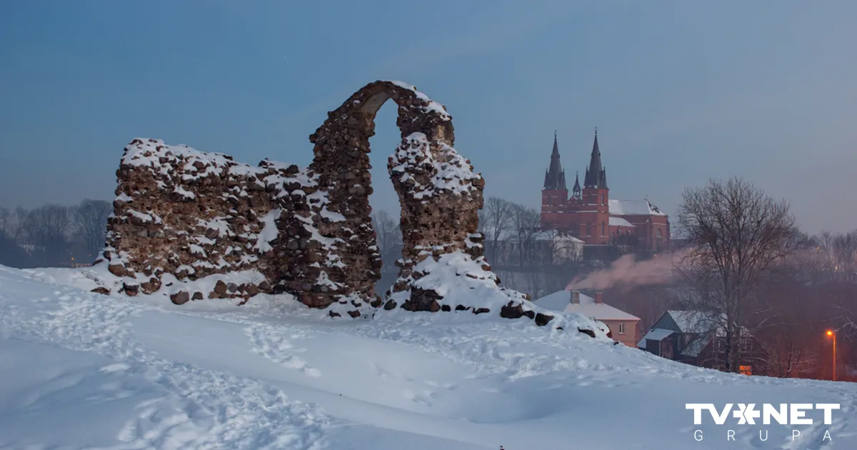 Rēzekni pārklājis smacenis